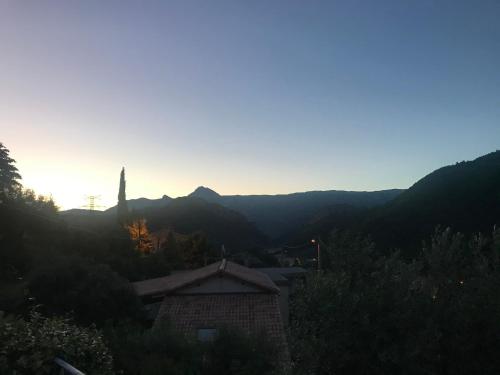 Maison chaleureuse, vue imprenable