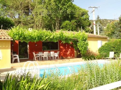 Maison Cheval-Blanc, 4 pièces, 6 personnes - FR-1-708-10