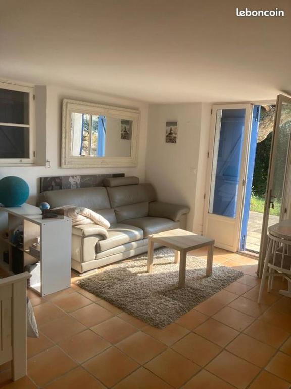 Maison contemporaine dans le village d'Eygalières 13810 Eygalières
