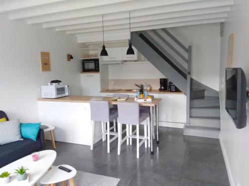 Maison Cosy entre CAP FREHEL et SAINT MALO 1km PLAGE 5min GR34 Wifi Jardin Vélos \