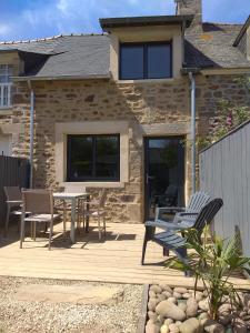 Maison de vacances Maison Cosy entre CAP FREHEL et SAINT MALO 1km PLAGE 5min GR34 Wifi Jardin Vélos \ 12 rue saint jaguel 22380 Saint-Cast-le-Guildo Bretagne