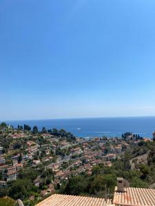 Maison cosy et familiale avec vue sur la baie de Menton