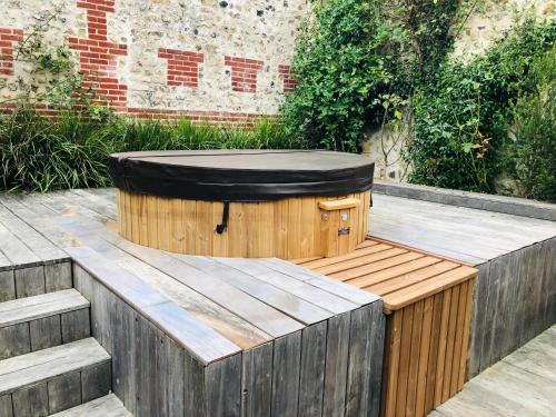 Maison d'architecte en plein cœur d'Honfleur avec bain nordique