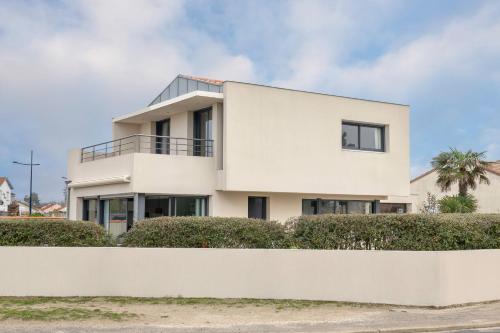 Maison d Architecte Face Mer a la Plaine sur Mer