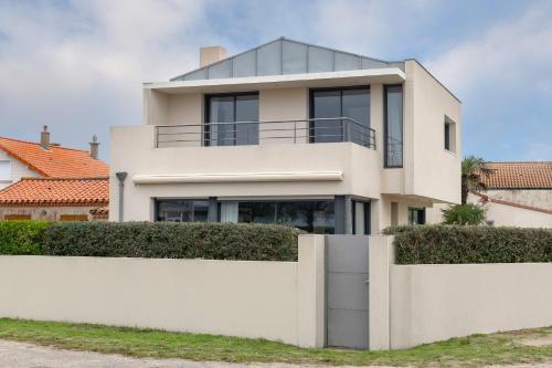 Maison d Architecte Face Mer a la Plaine sur Mer