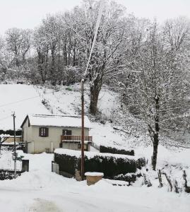 Maison de vacances maison d'hôte, gîte, la maisonnette Avenue du Barrez 15800 Vic-sur-Cère Auvergne