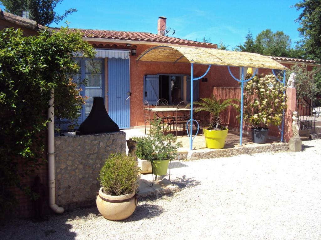 Maison de vacances Maison d'Hôtes La Douloire 1561 Chemin d'Avignon 84210 Pernes-les-Fontaines