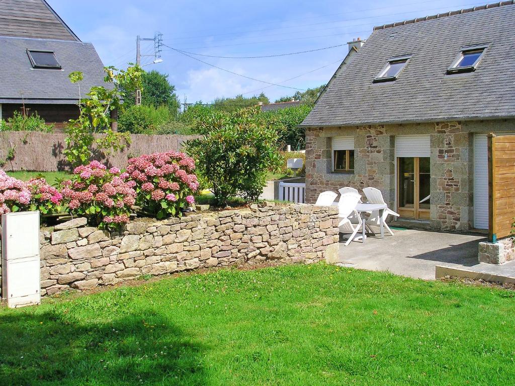 Maison d'une chambre avec jardin amenage et wifi a Plehedel a 5 km de la plage 23 rue de la resistance, 22290 Pléhédel