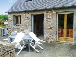 Maison d'une chambre avec jardin amenage et wifi a Plehedel a 5 km de la plage