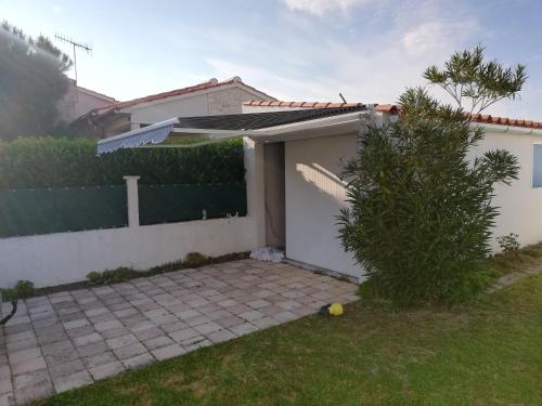 Maison d'une chambre avec jardin clos a La Tranche sur Mer