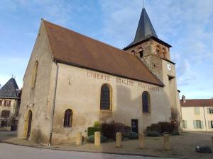 Maison de vacances Maison d'une chambre avec jardin clos a Pierrefitte sur Loire 7 Chemin du Theil Allier, Auvergne-Rhône-Alpes 03470 Pierrefitte-sur-Loire Bourgogne