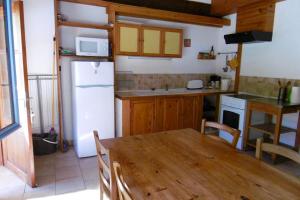 Maison d'une chambre avec jardin et wifi a Fougax et Barrineufb