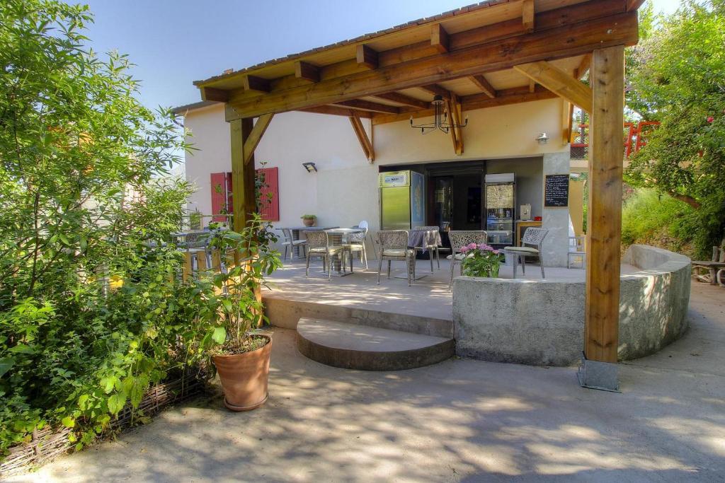 Maison d'une chambre avec piscine partagee spa et jardin clos a Digne les Bains