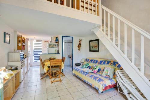 Maison d'une chambre avec piscine partagee terrasse amenagee et wifi a Valras Plage