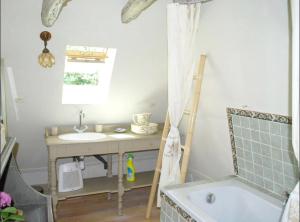 Maison d'une chambre avec piscine privee jardin amenage et wifi a Sainte Alvere