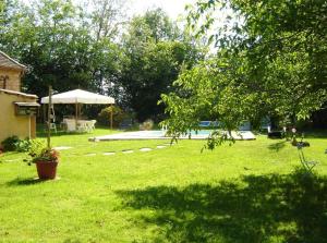 Maison de vacances Maison d'une chambre avec piscine privee jardin amenage et wifi a Sainte Alvere Bonnefille 24510 Saint-Alvère Aquitaine