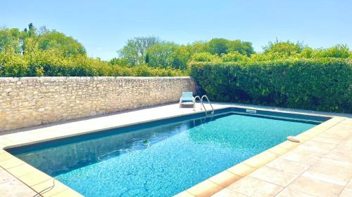 Maison d'une chambre avec piscine privee jardin clos et wifi a La Calmette