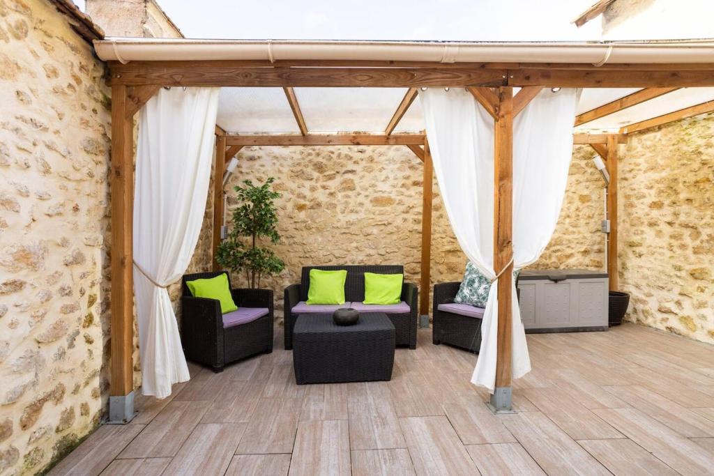 Maison de vacances Maison d'une chambre avec terrasse amenagee et wifi a Noyen sur Sarthe 70 Rue Pasteur 72430 Noyen-sur-Sarthe