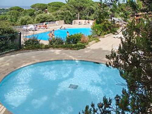 Maison d'une chambre avec vue sur la mer piscine partagee et jardin clos a Cogolin a 4 km de la plage