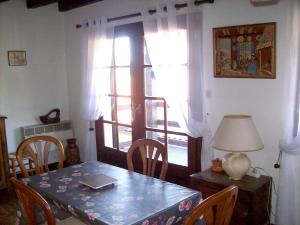 Maison d'une chambre avec vue sur la ville jardin amenage et wifi a Puy l'Eveque