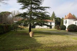 Maison dans grand domaine privé plein de charme