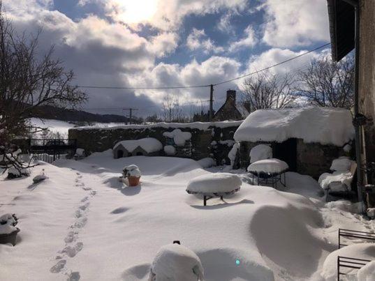 Maison dans hameau au calme à 2km de Besse 1 Rue du Bois de la Reine, 63610 Besse-et-Saint-Anastaise