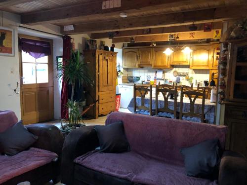 Maison dans hameau au calme à 2km de Besse