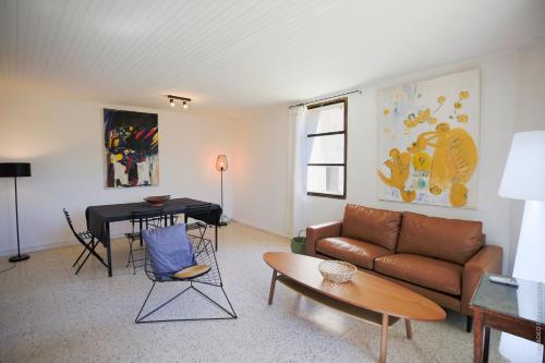 Maison dans les Arbres, SPA, Tennis, Parking