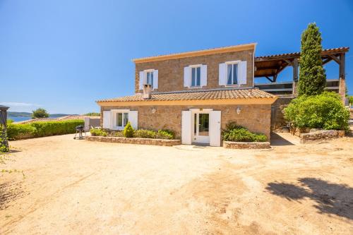 Maison de 2 chambres a Isolella Pietrosella a 100 m de la plage avec vue sur la mer jardin clos et wifi