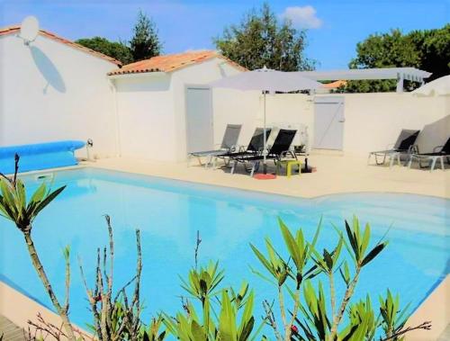 Maison de 2 chambres a Le Bois Plage en Re a 400 m de la plage avec piscine partagee terrasse amenagee et wifi