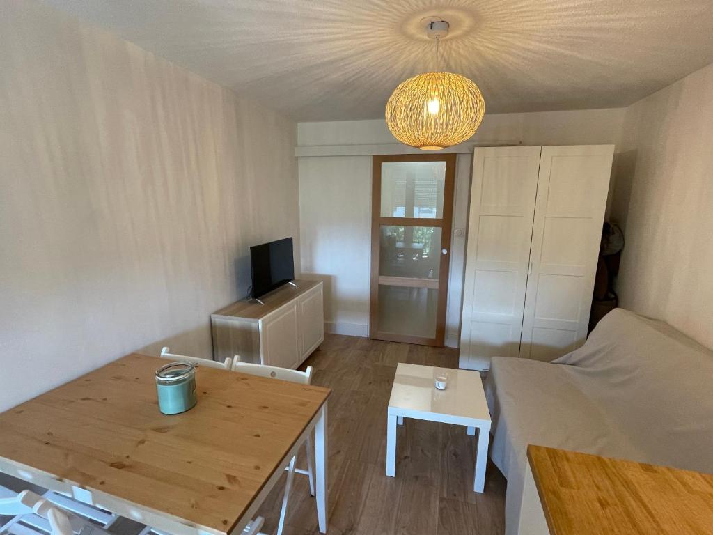 Maison de 2 chambres a Saint Gilles Croix de Vie a 300 m de la plage avec terrasse amenagee et wifi 85800 Saint-Gilles-Croix-de-Vie