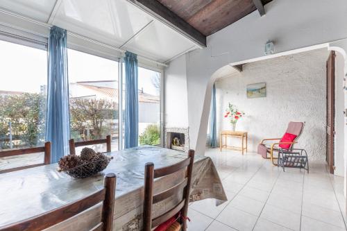 Maison de 2 chambres a Saint Jean de Monts a 200 m de la plage avec terrasse et wifi
