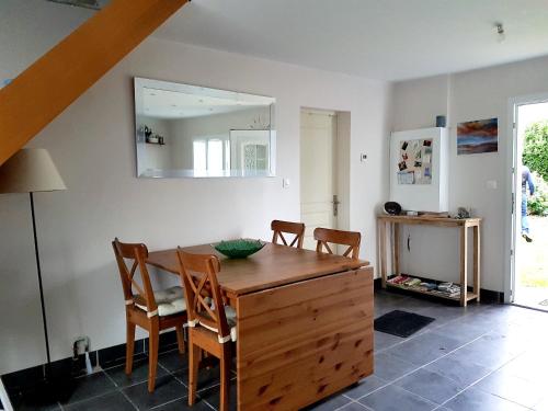 Maison de 2 chambres a Varaville a 400 m de la plage avec jardin clos et wifi