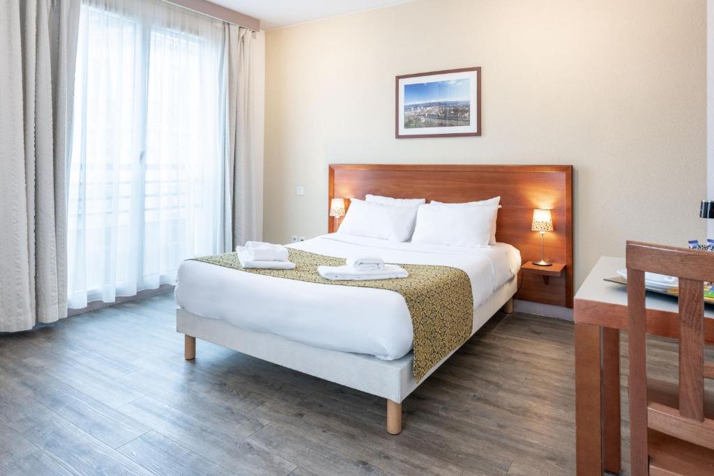 Maison de 2 chambres avec jacuzzi jardin clos et wifi a Saint Ciers de Canesse 33710 Saint-Ciers-de-Canesse