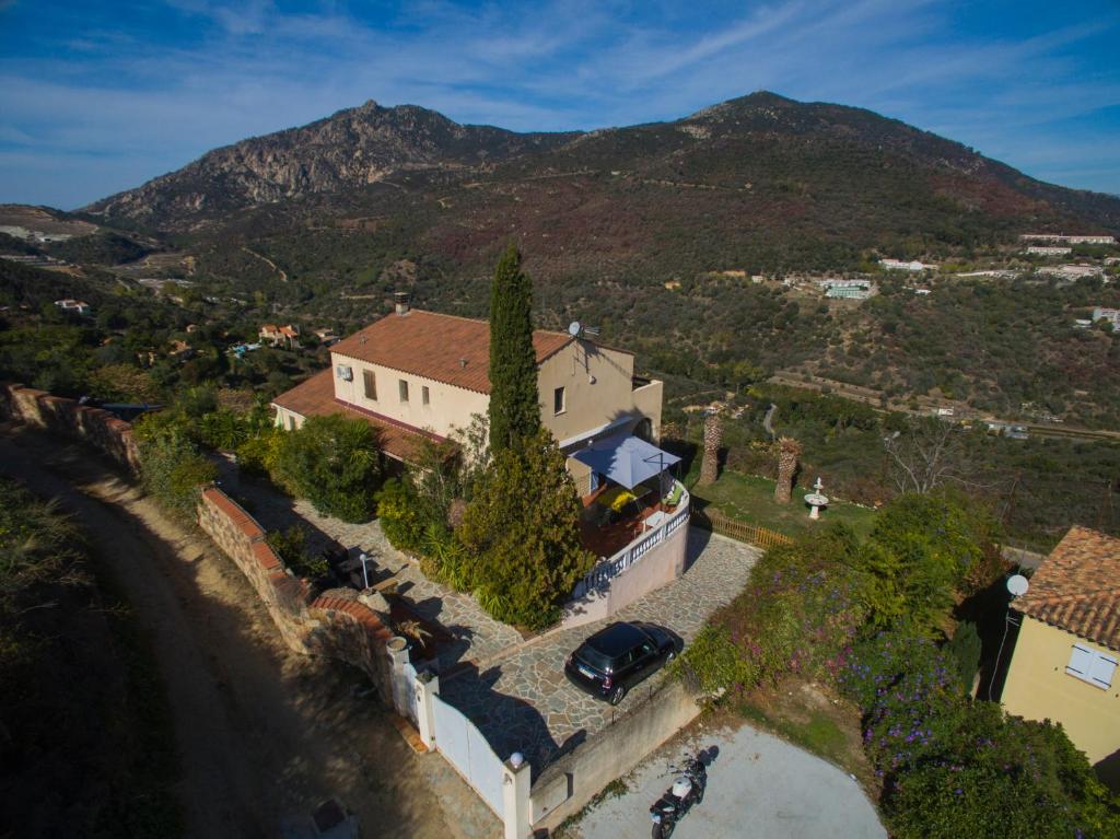 Maison de 2 chambres avec jardin amenage et wifi a Boulc