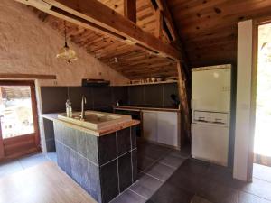 Maison de 2 chambres avec jardin amenage et wifi a Boulc
