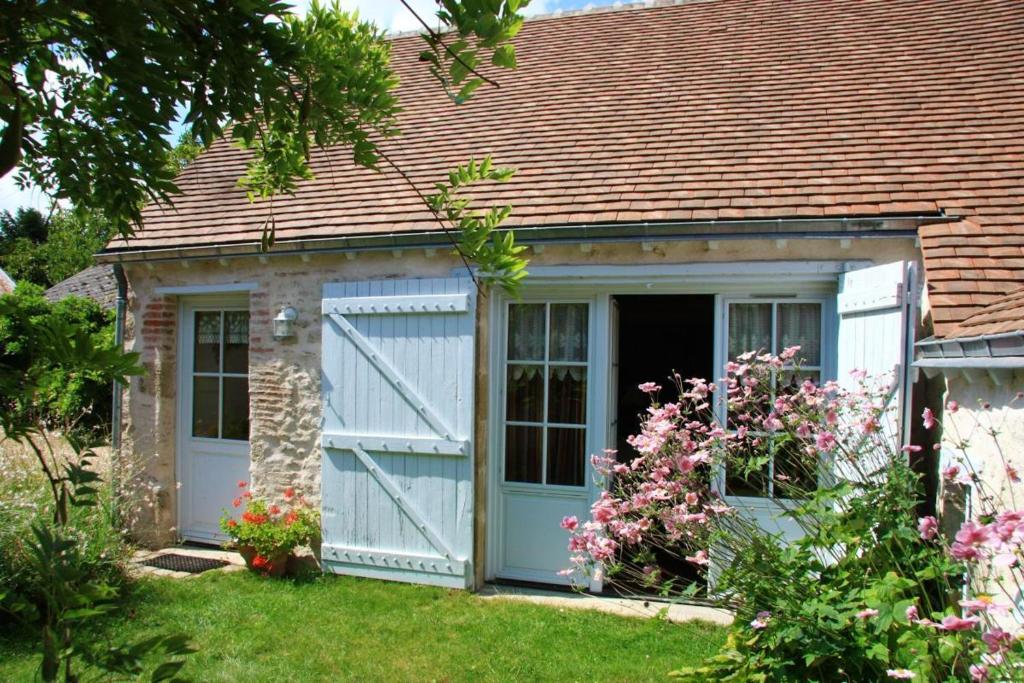 Maison de 2 chambres avec jardin amenage et wifi a Mardie 220 Rue des Basroches, 45430 Mardié