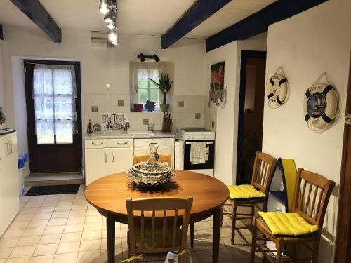 Maison de 2 chambres avec jardin clos a Combrit