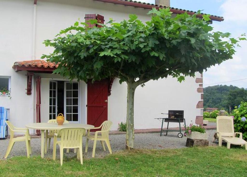 Maison de 2 chambres avec jardin clos a Lasse Legoua, 64220 Lasse