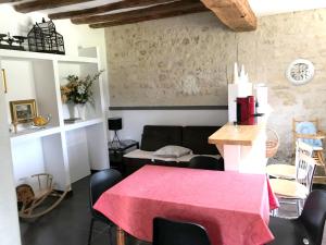 Maison de 2 chambres avec jardin clos et wifi a Chateauvieux