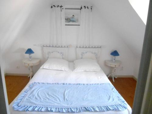 Maison de 2 chambres avec jardin clos et wifi a Cleden Cap Sizun a 4 km de la plage