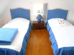 Maison de 2 chambres avec jardin clos et wifi a Cleden Cap Sizun a 4 km de la plage