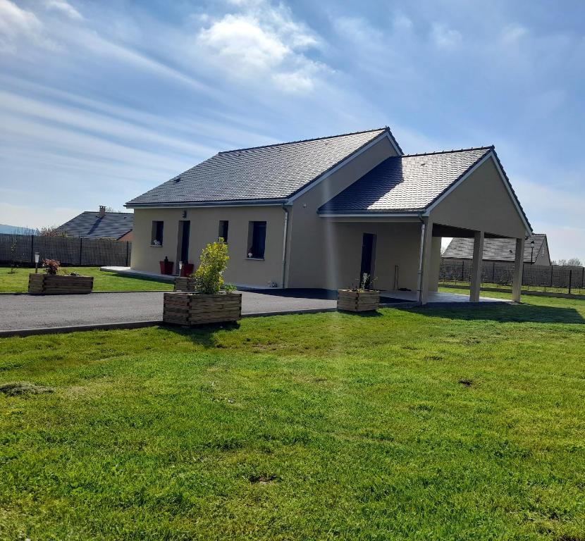 Maison de vacances Maison de 2 chambres avec jardin clos et wifi a Coltines Les Fontilles Auvergne-Rhône-Alpes, Cantal 15170 Coltines