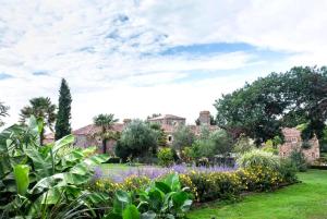 Maison de 2 chambres avec jardin clos et wifi a Landevieille