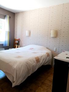 Maison de 2 chambres avec jardin clos et wifi a Marcillac Saint Quentin
