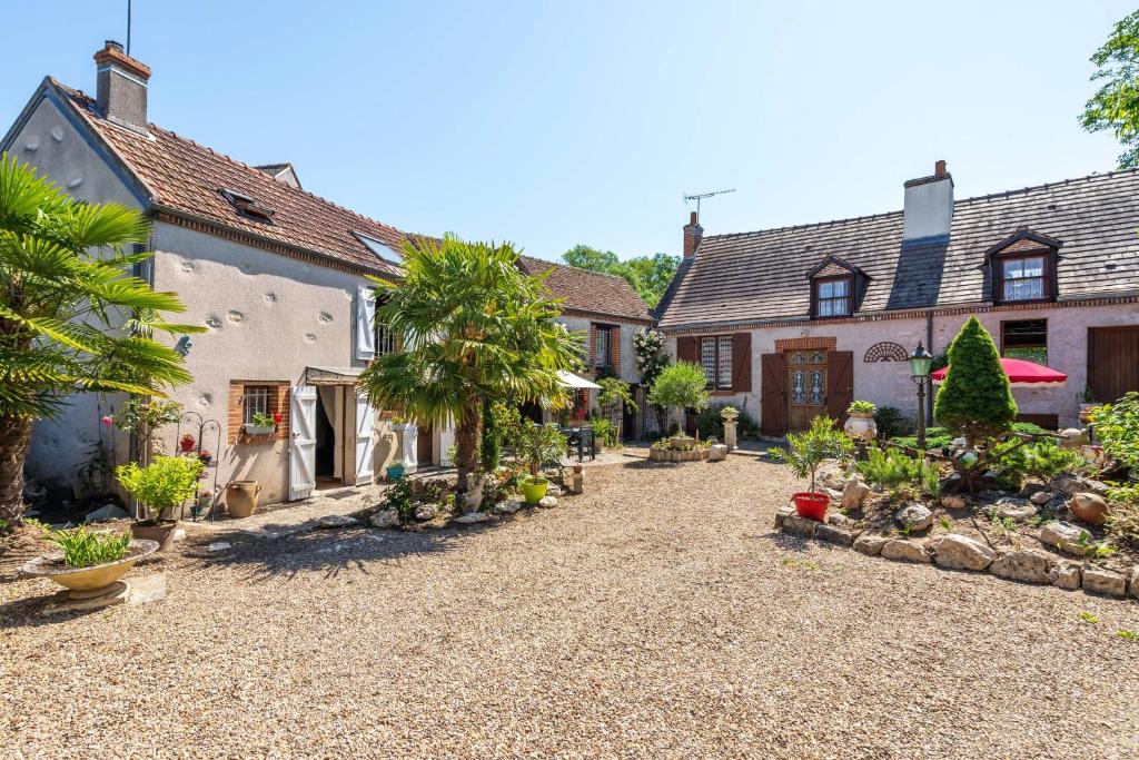 Maison de 2 chambres avec jardin clos et wifi a Mer 9 Rue du Déversoir, 41500 Mer