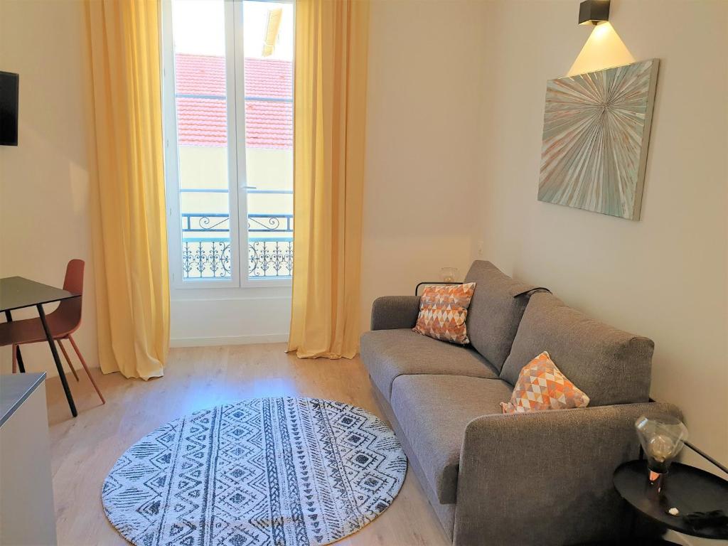 Maison de 2 chambres avec jardin clos et wifi a Revest des Brousses