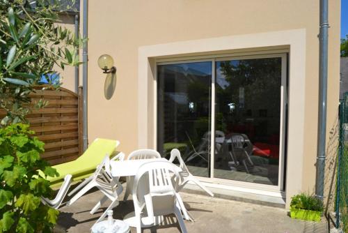 Maison de 2 chambres avec jardin clos et wifi a Saint Jouan des Guerets a 1 km de la plage