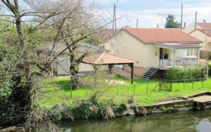 Maison de 2 chambres avec jardin clos et wifi a Saint Martin de Sanzay