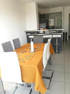 Maison de vacances Maison de 2 chambres avec jardin clos et wifi a Tigery 4 Rue du Commandant Maurice Lissac Essonne, Île-de-France 91250 Tigery Île-de-France